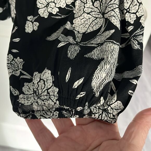 crown & ivy Black Floral Bling Front Buttons V Neck Loose Fit NWT XL - Picture 3 of 10